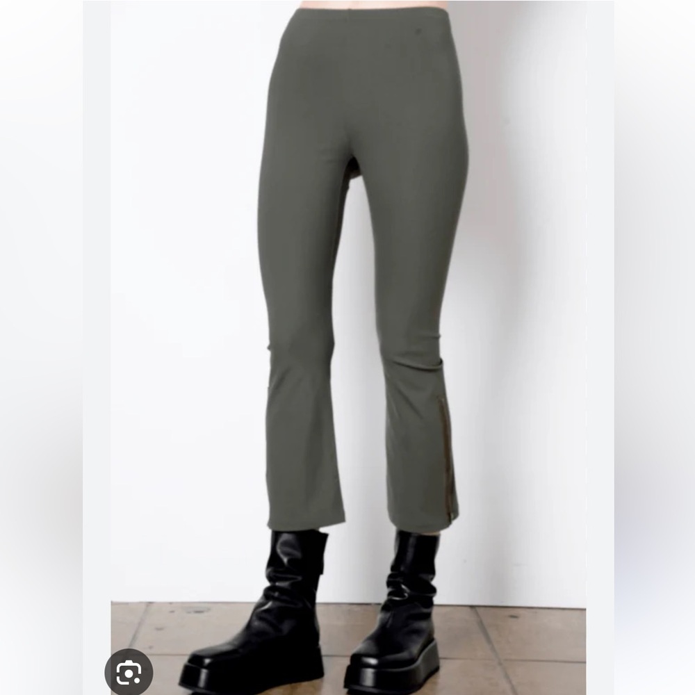 Elaine Kim Stretch Pants